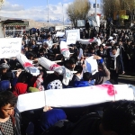 اعتراض بامیانی ها به کشتار هفت گروگان در زابل؛ معترضان دولت را به همکاری با مخالفان متهم کردند